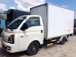Hyundai Porter H150 thùng kín composite màu trắng 2