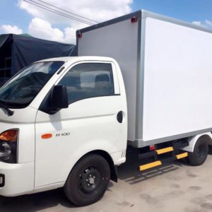 Hyundai Porter H150 thùng kín composite màu trắng 2