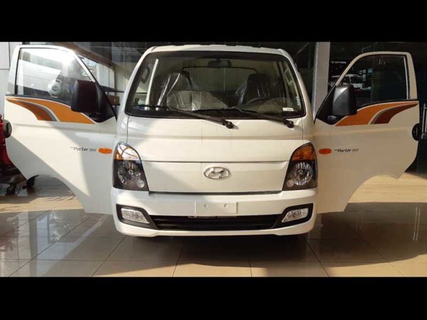 Hyundai Porter H150 Thùng mui bạt màu trắng