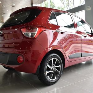 Xe Huyndai i10 đỏ tại Nam Định